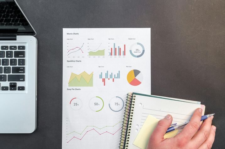 Illustration of a data cleansing process with tools for removing duplicates, correcting errors, and ensuring Salesforce data quality.